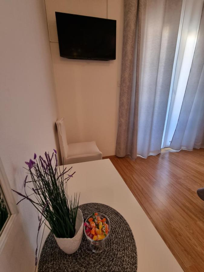 Apartments Lili 비오그라드나모루 외부 사진