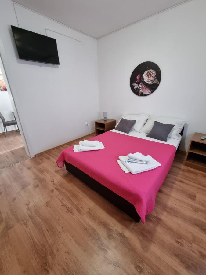 Apartments Lili 비오그라드나모루 외부 사진