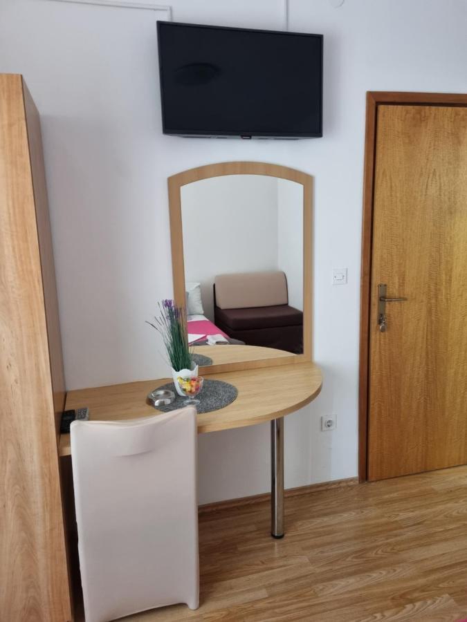 Apartments Lili 비오그라드나모루 외부 사진