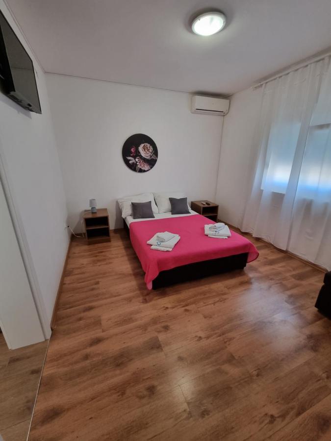 Apartments Lili 비오그라드나모루 외부 사진