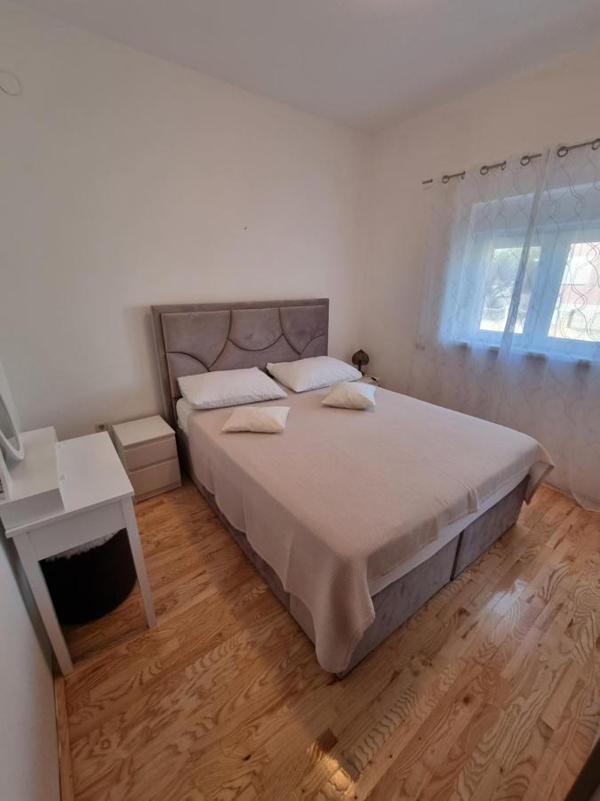 Apartments Lili 비오그라드나모루 외부 사진