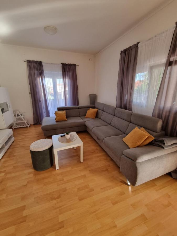 Apartments Lili 비오그라드나모루 외부 사진