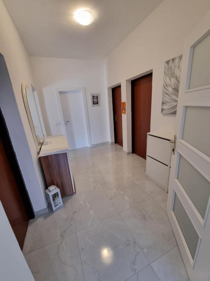 Apartments Lili 비오그라드나모루 외부 사진
