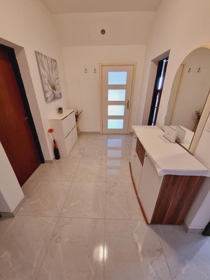 Apartments Lili 비오그라드나모루 외부 사진