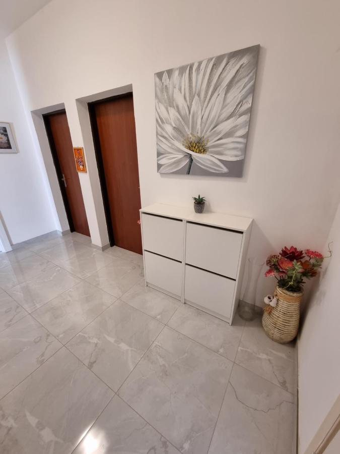 Apartments Lili 비오그라드나모루 외부 사진